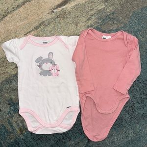 🏷️ 5 for $25 🏷️ 3-6 months girls onesies, Gerber and H&M